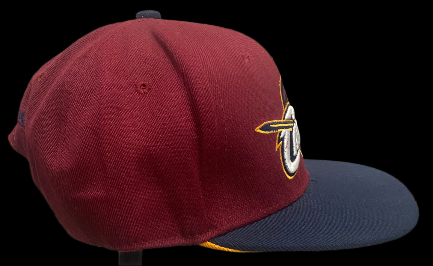 Cleveland Cavaliers Lebron James #23 Throwback Jersey Men's X-LARGE & Cleveland Cavaliers hat cap snap back red blue Mitchell & Ness wool NBA Men's 2N1